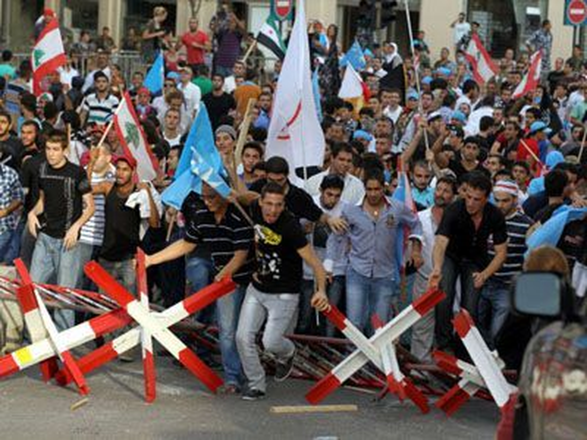 Lübnan İstihbarat Şefi Hasan\'ın Cenaze Törenindeki Olaylar