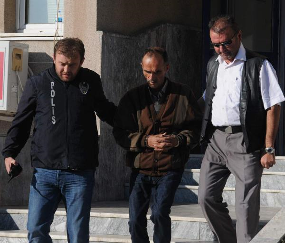 \'Polisim\' Diyerek İnşaat İşçisini Dolandırmaya Kalktı