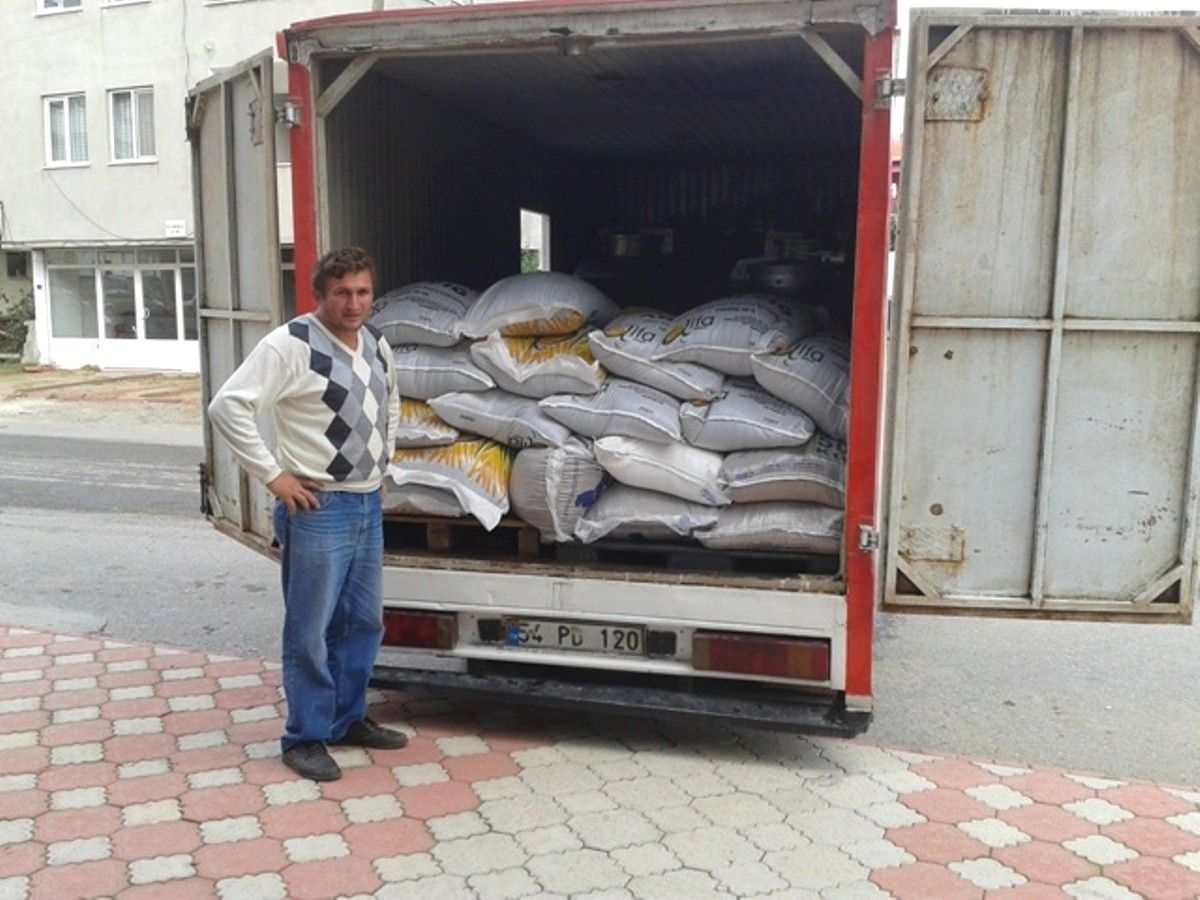 Sakarya\'nın Karasu İlçesinde 62 Üreticiye Fiğ Tohumu Dağıtıldı