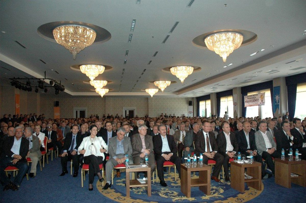 Şentop, CHP\'yi Anketle Vurdu