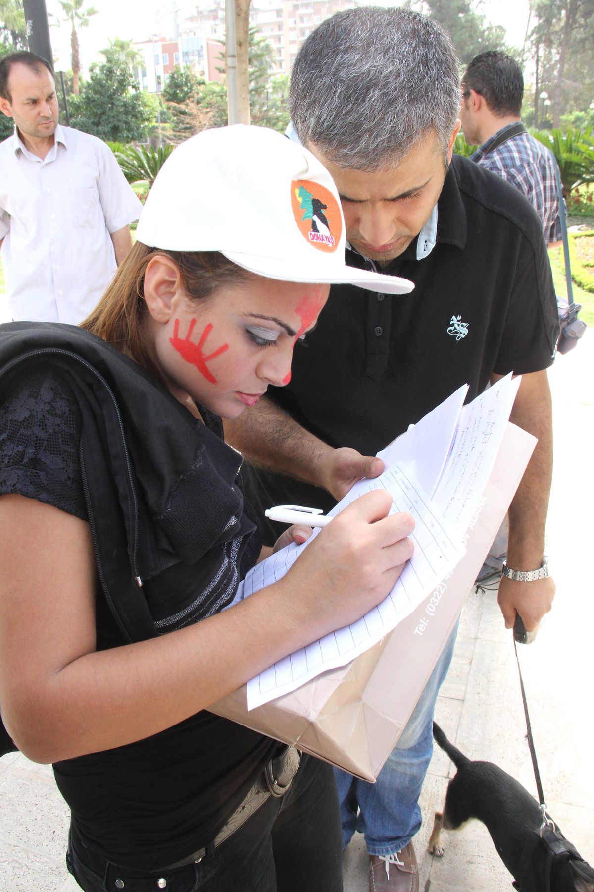 Yaşlı Hayvansever Başbakan\'a Yalvardı