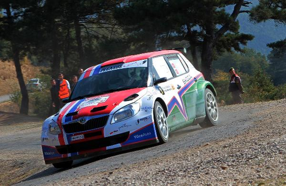 Yeşil Bursa Rallisini İtalyan Rossettı Kazandı