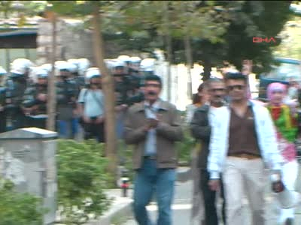 Öcalan Sloganı Atan BDP\'lilere Tepki