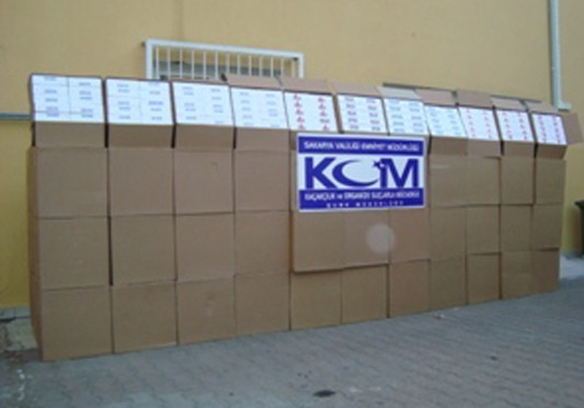 6 Bin 450 Paket Boş Makaron Ele Geçirildi