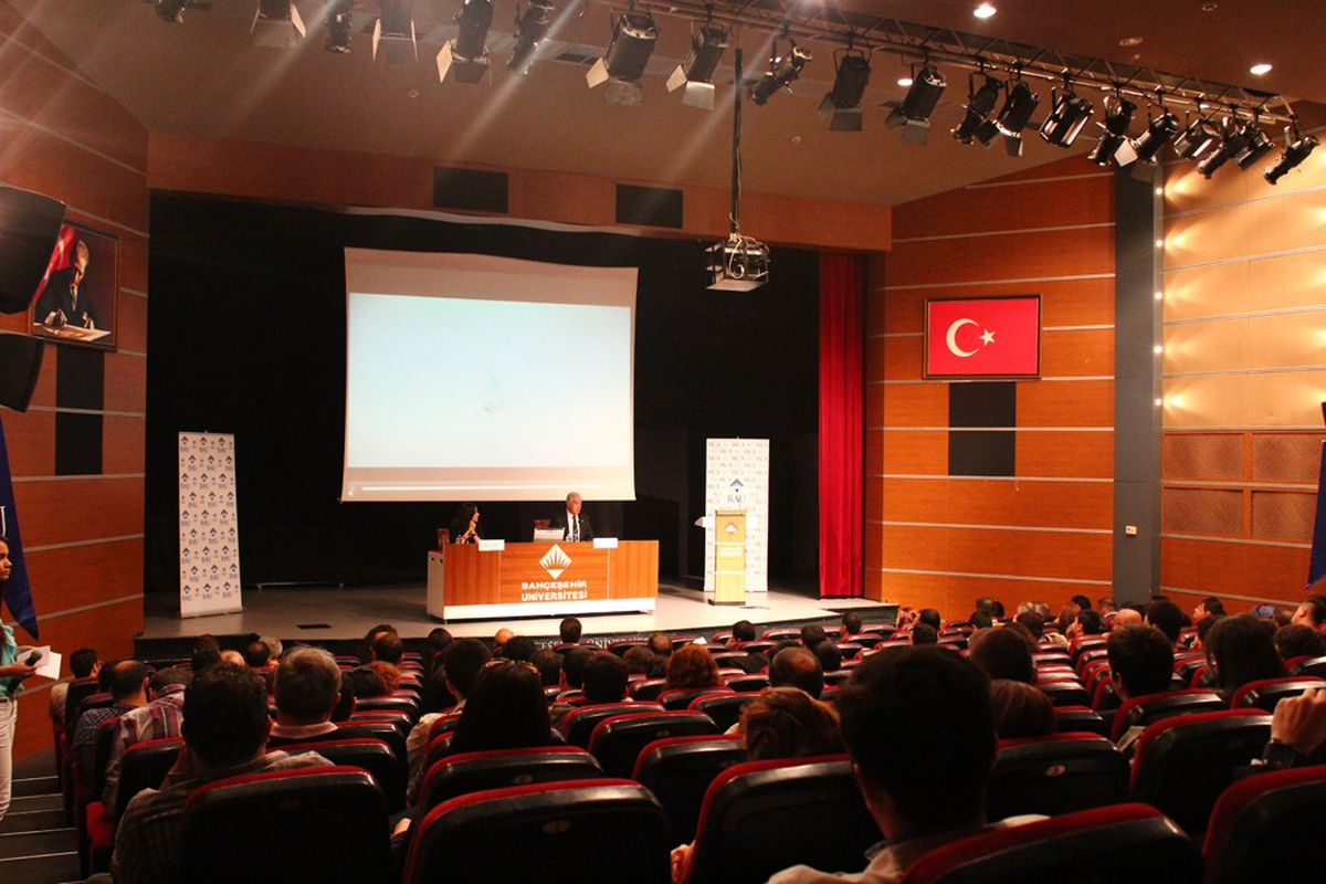 Aldırmaz\'dan İstanbul\'da Konferans