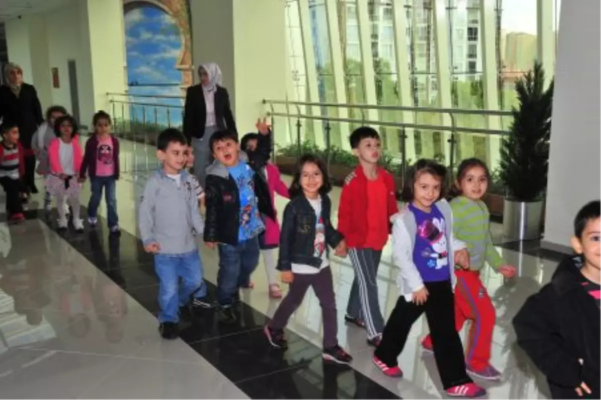 Anaokulu Öğrencilerinden Kültür Merkezi Ziyareti