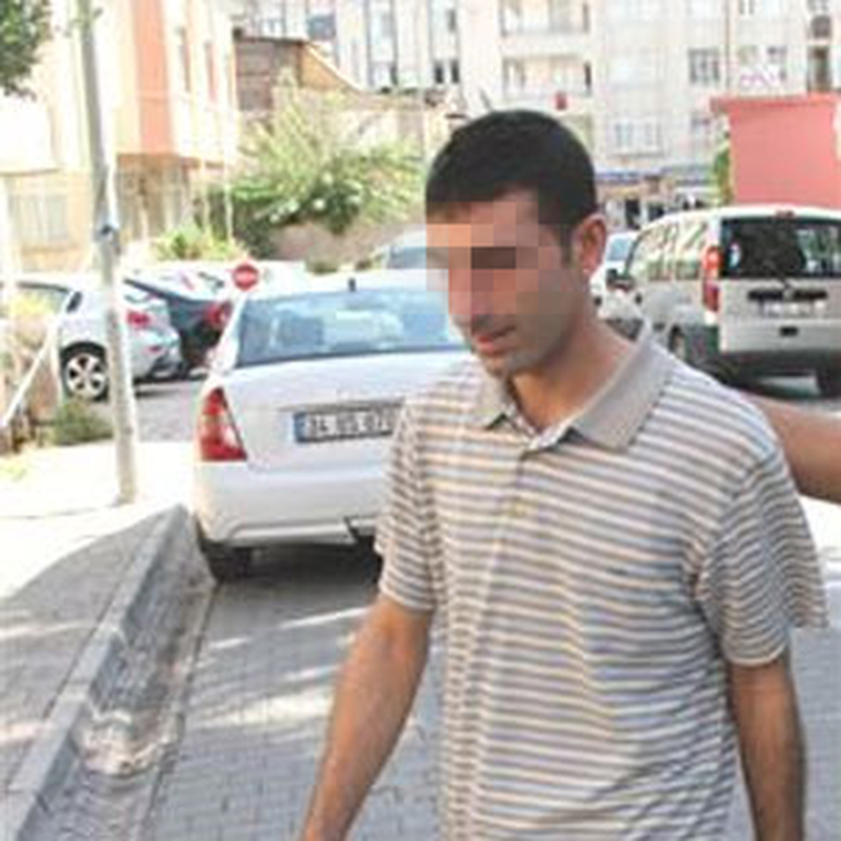 Anneye Hakarete Hapis!