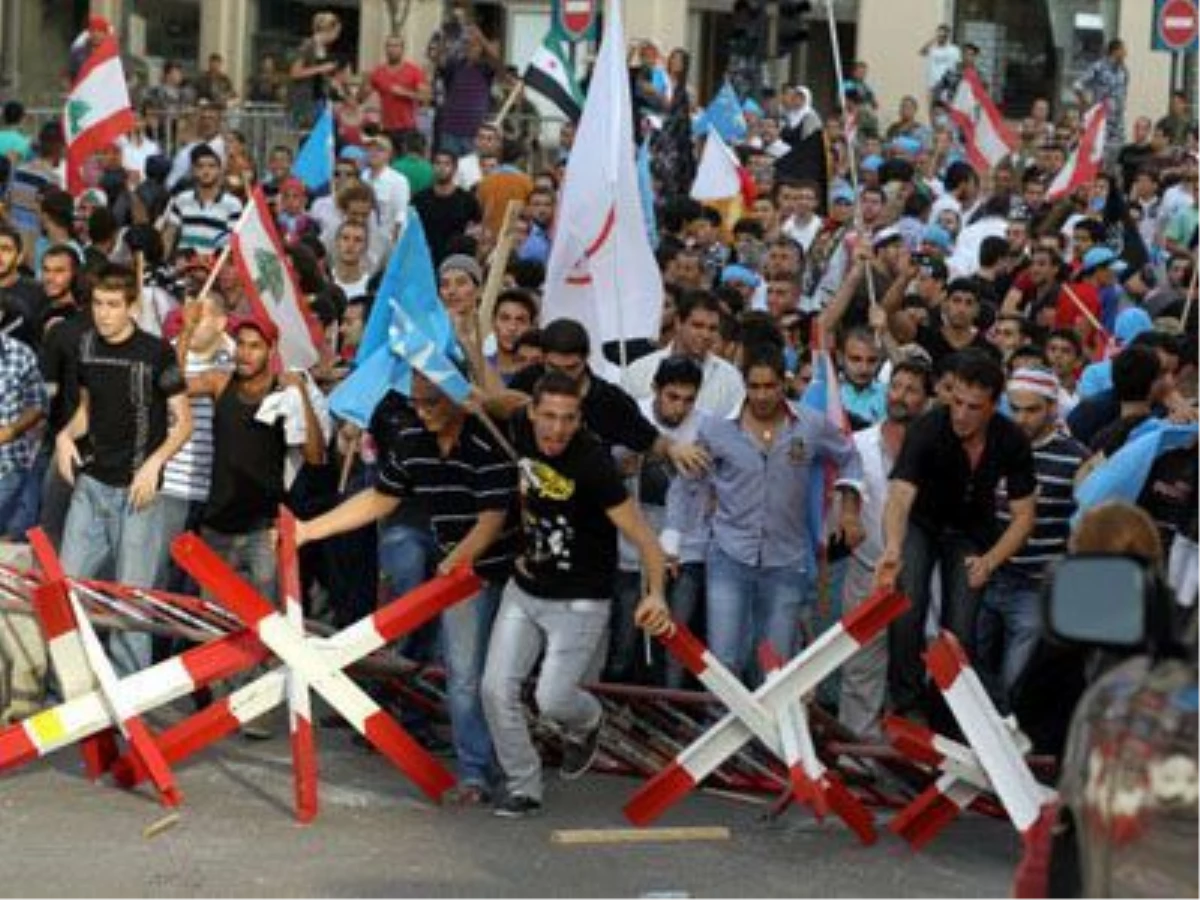 Beyrut\'ta Sokaklar Karıştı