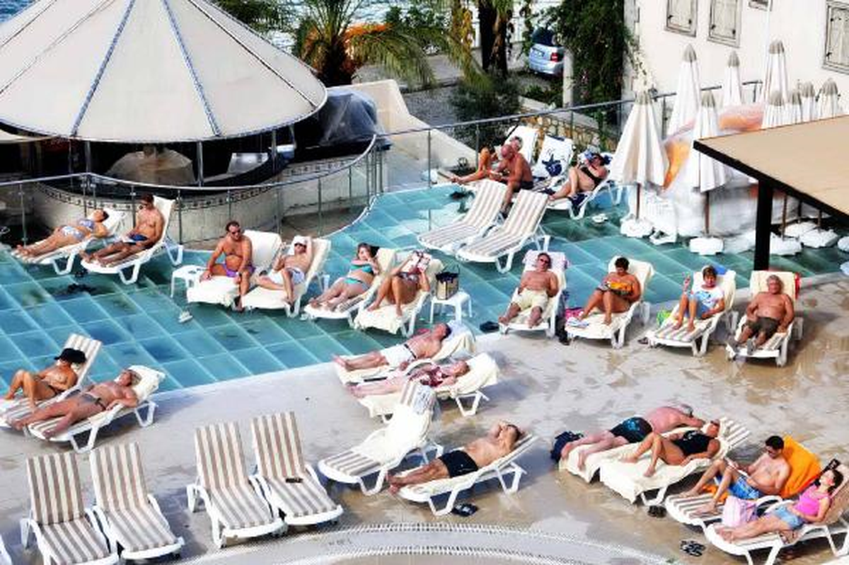 Bodrum\'da Yağmur Turislerin Keyfini Kaçırdı