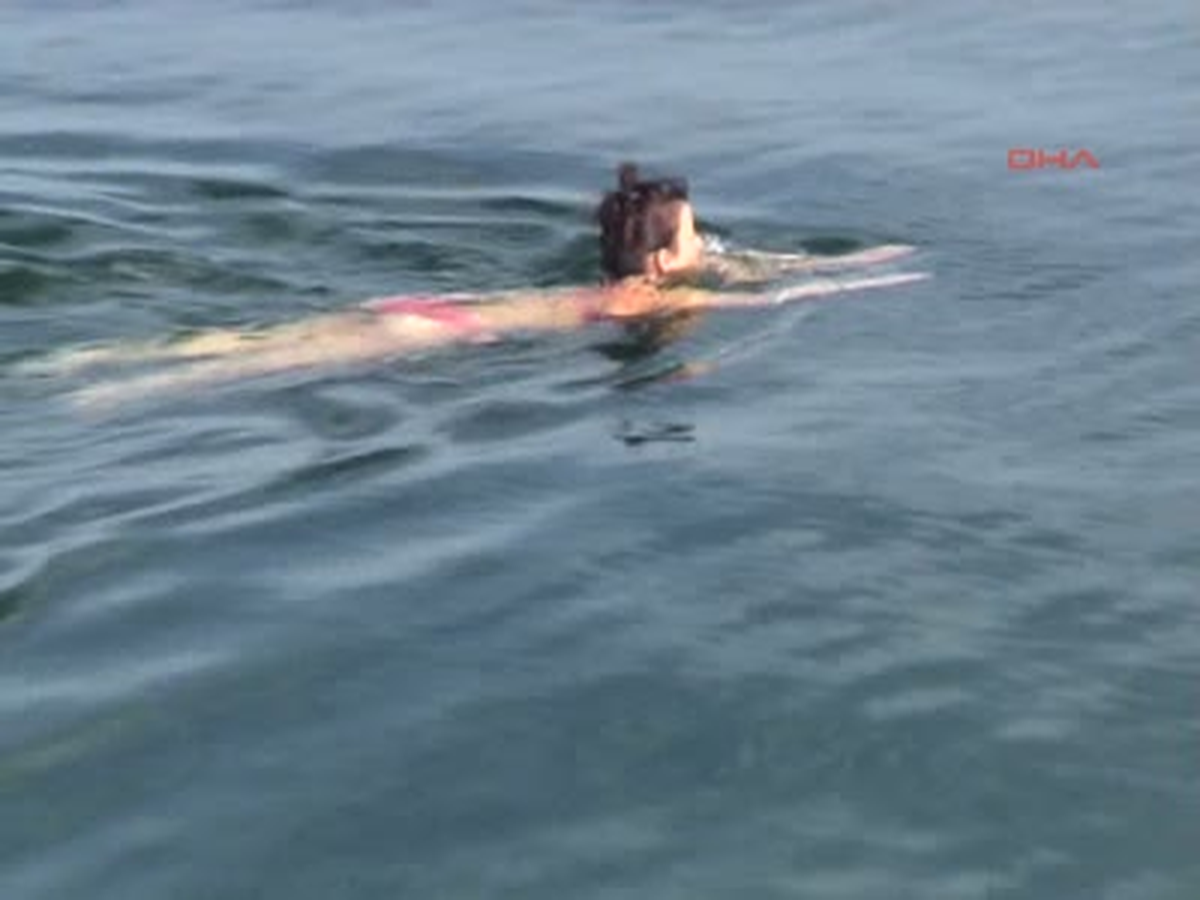 Güneşi Gören Sahile Koştu