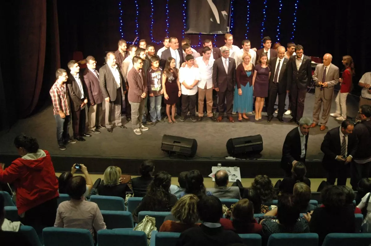 CHP\'li Gençlerden Barış Türküleri Gecesi