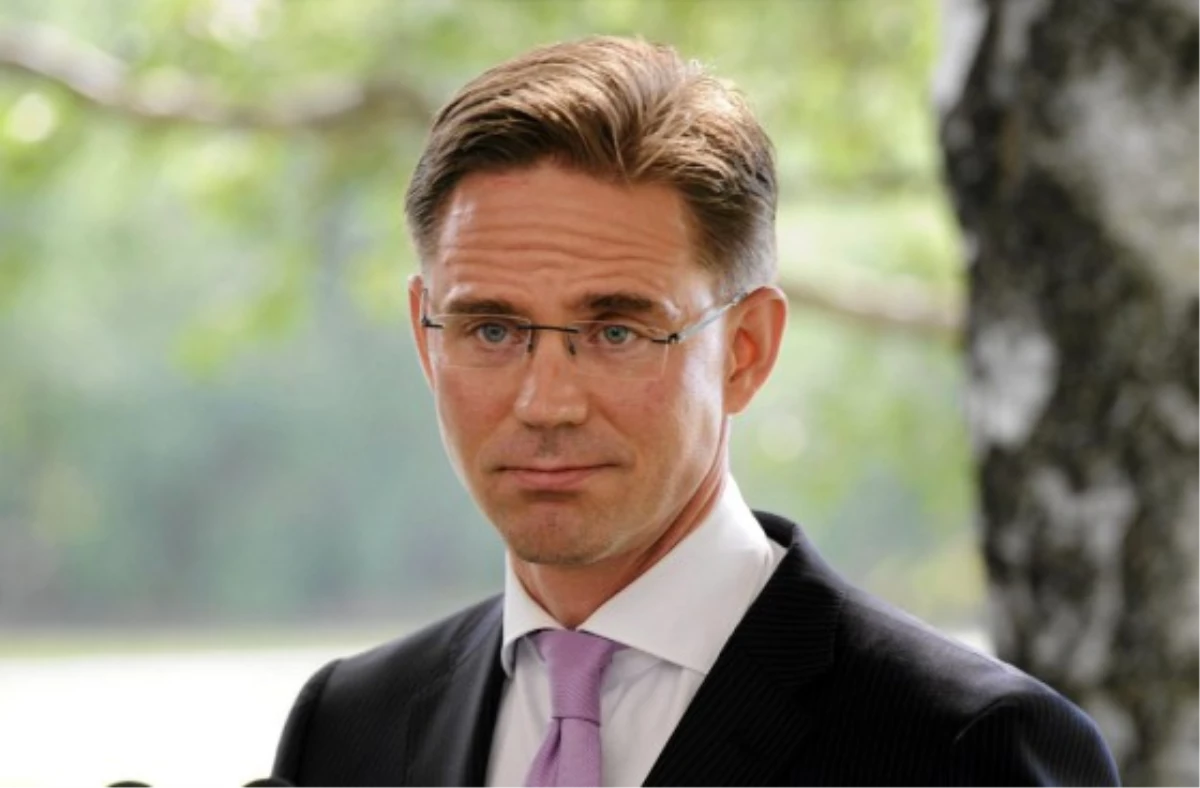 Finlandiya Başbakanı\'na Bıçaklı Saldırı Önlendi