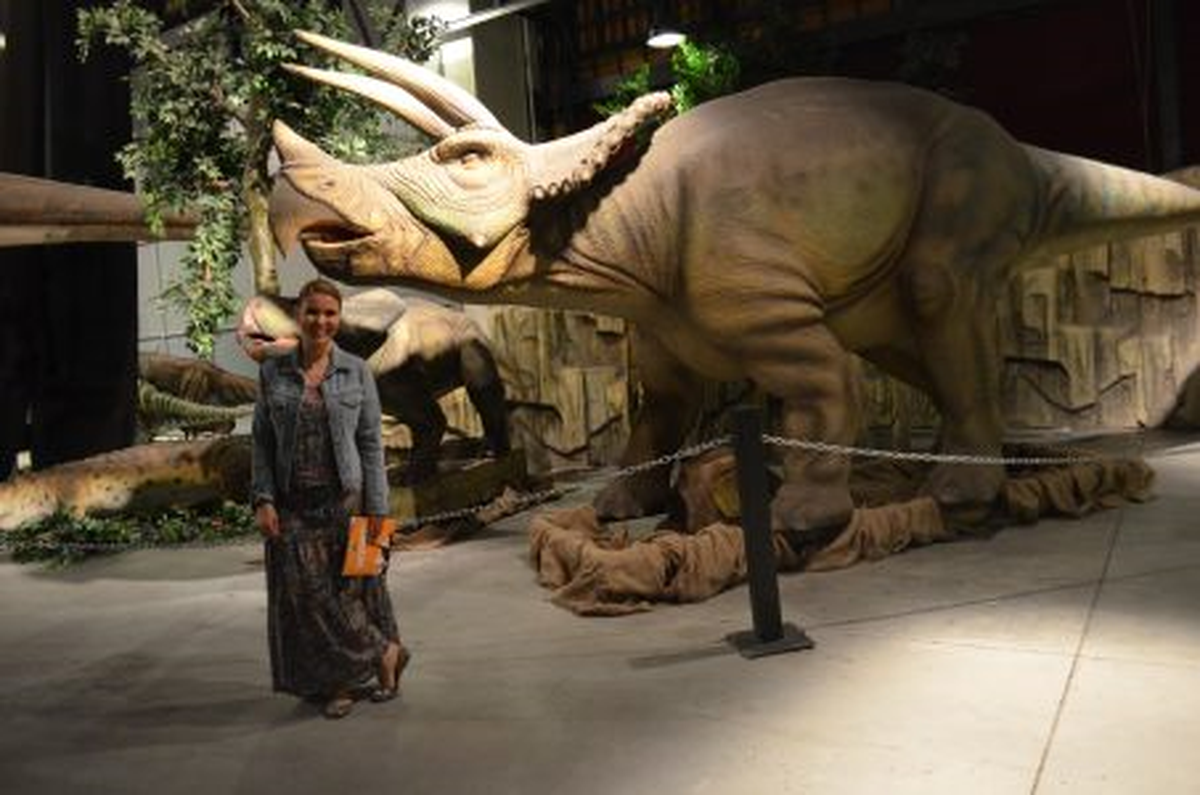 Gülben Ergen\'ın Jurassic Land Turu