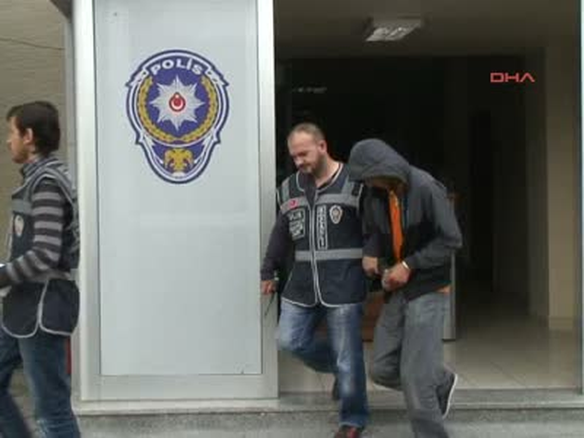 Kocaeli Evde Yüksek Sesle Müzik Dinlerken Soyuldu Evde Yüksek Sesle Müzik Dinlerken Soyuldu
