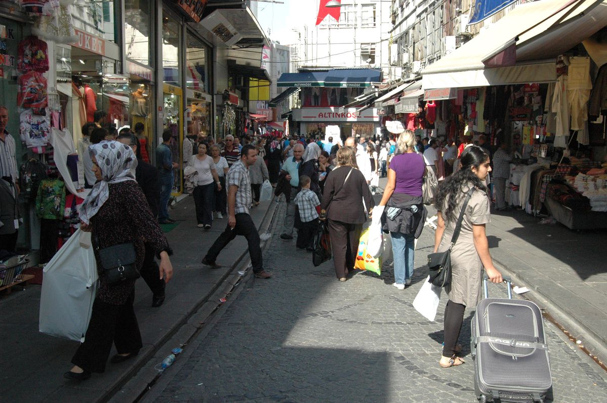 Mahmutpaşa\'da Bayram Yoğunluğu