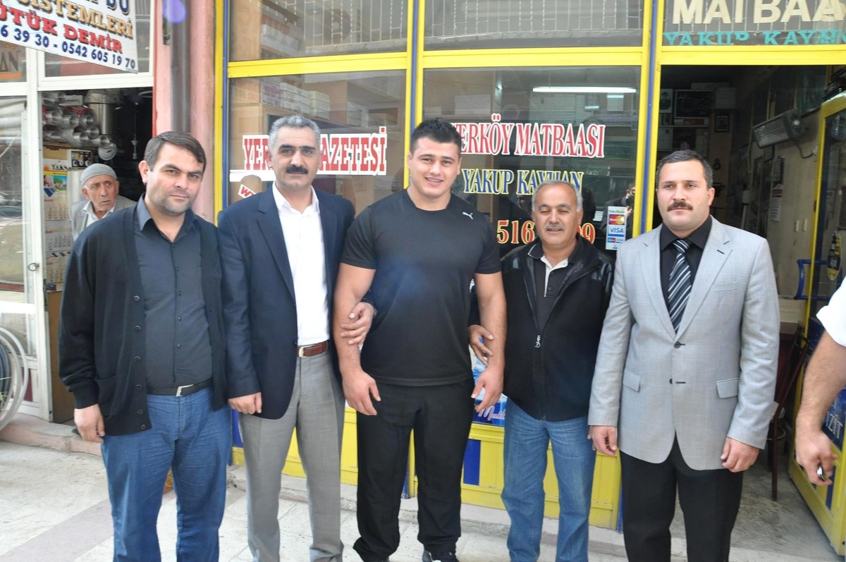 Milli Güreşçi Rıza Kayaalp Yerköy İlçesini Ziyaret Etti