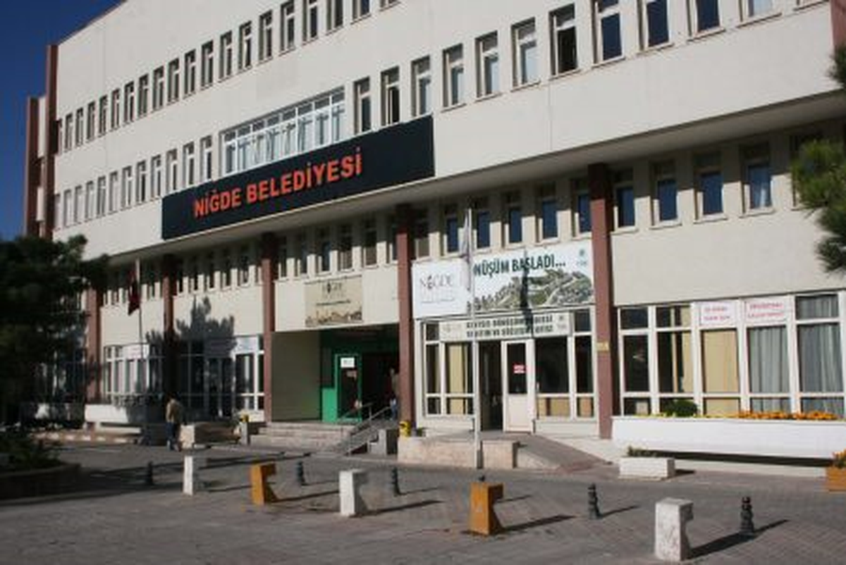 Niğde Belediyesi Bayrama Hazır
