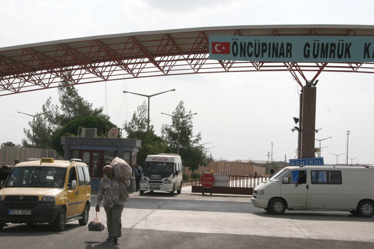 Öncüpınar Sınır Kapısı\'nda Bayramı Öncesi Hareketlilik