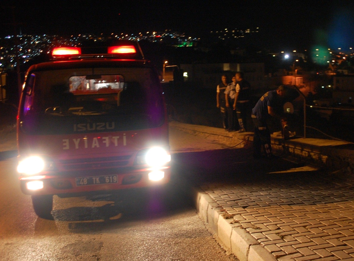 Otellere 200 Metre Mesafede Korkutan Yangın