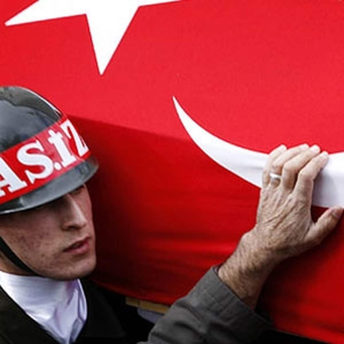 Piyade Onbaşının Evinde Yas Var
