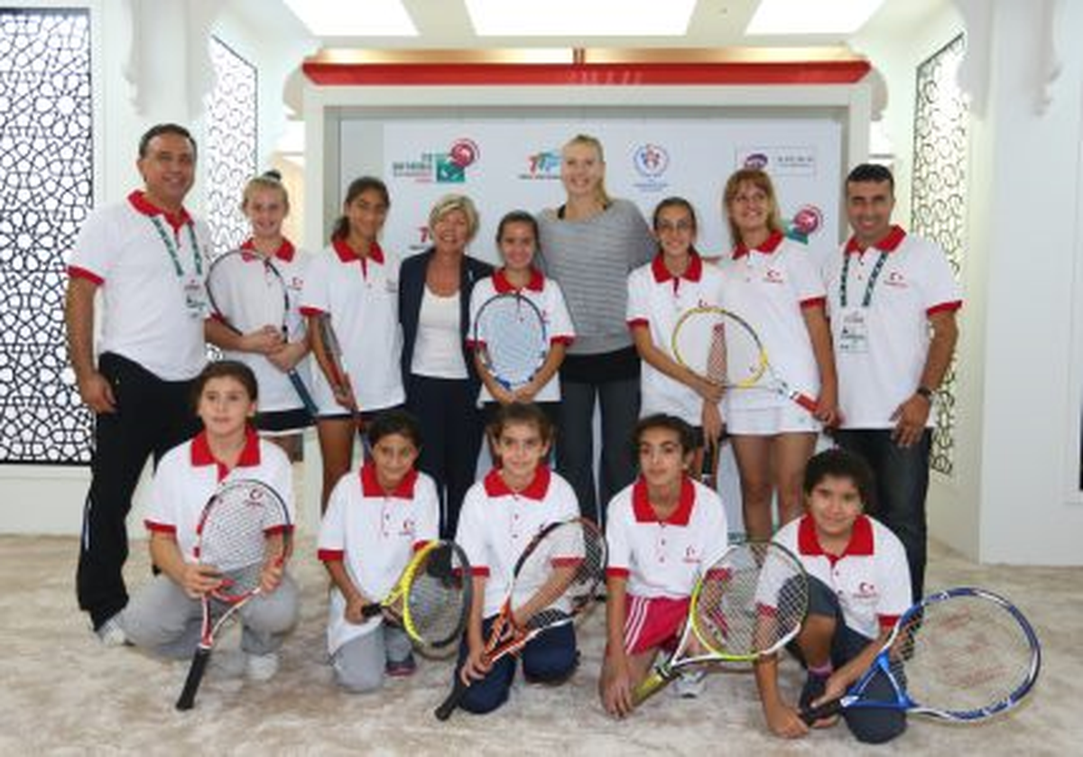 Sharapova Gençlerin Kalbini Fethetti