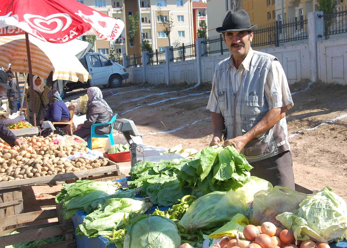 Simav\'a İki Yeni Semt Pazarı