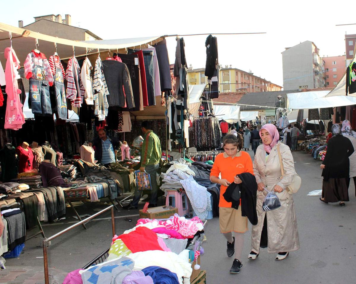 Sivas\'ta Bayram Pazarı Açıldı