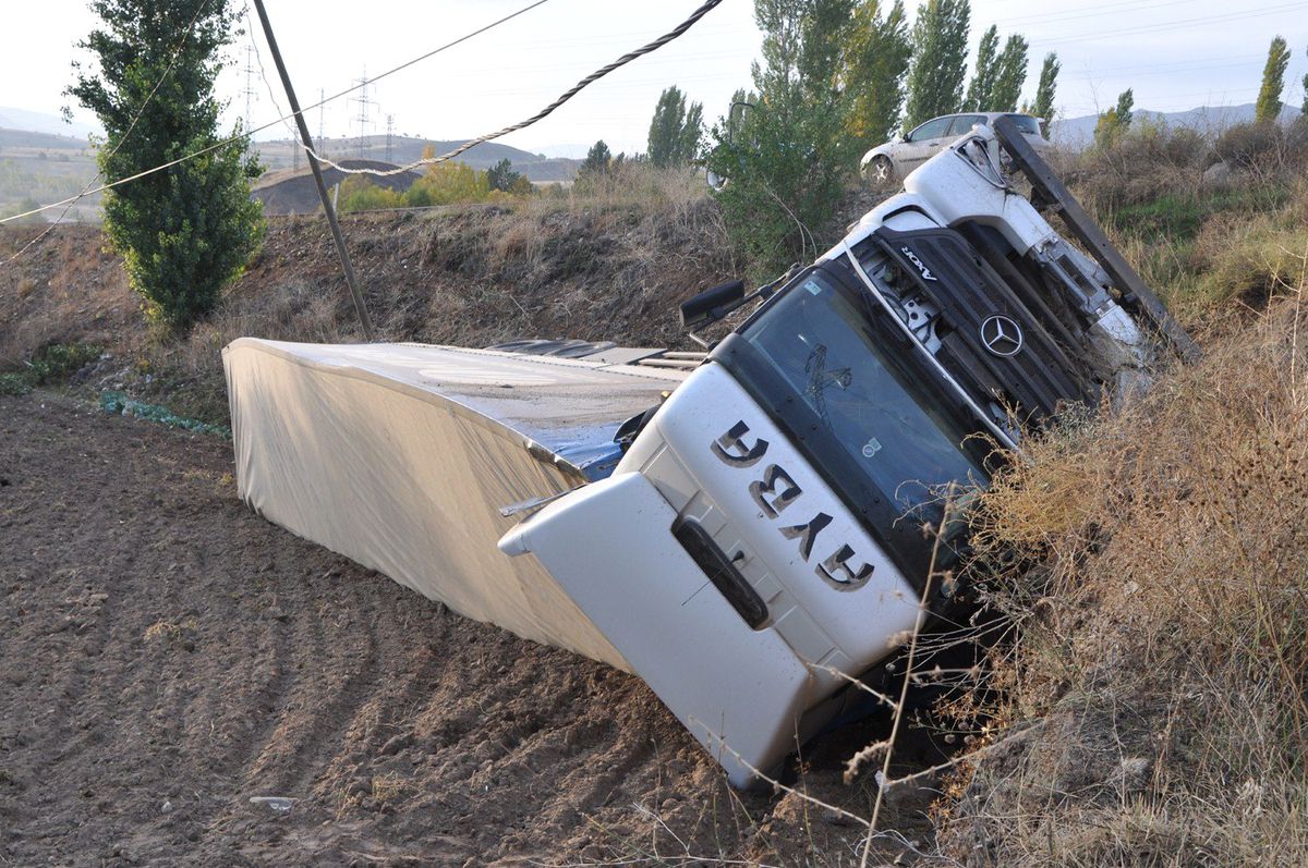 Suşehri\'nde Trafik Kazası: 1 Yaralı