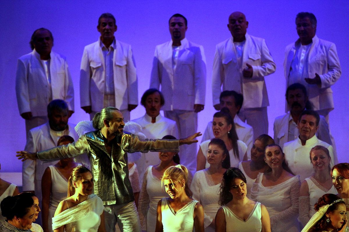 Uyurgezer Kız İzmir'de