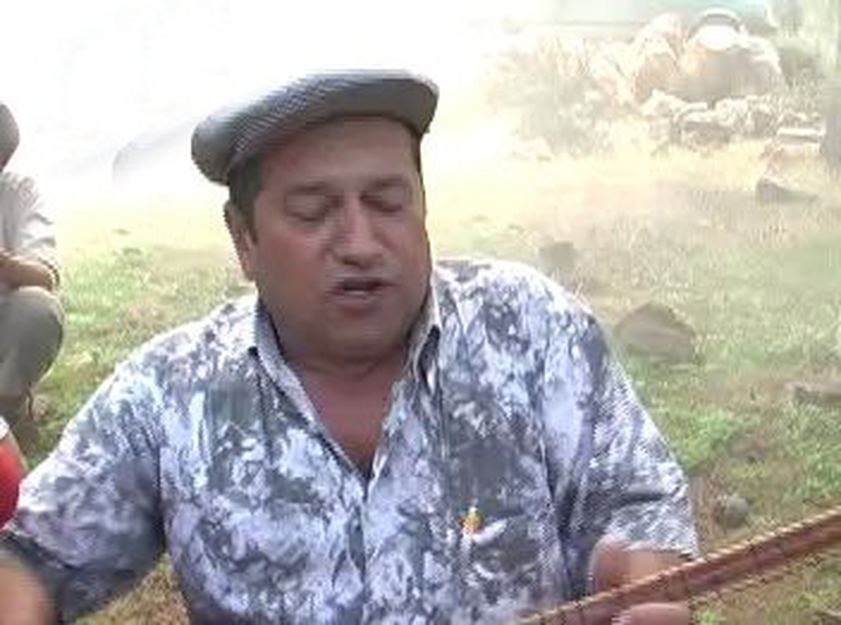 Minibüsü İçin Söylediği Türkü Rekor Kırıyor