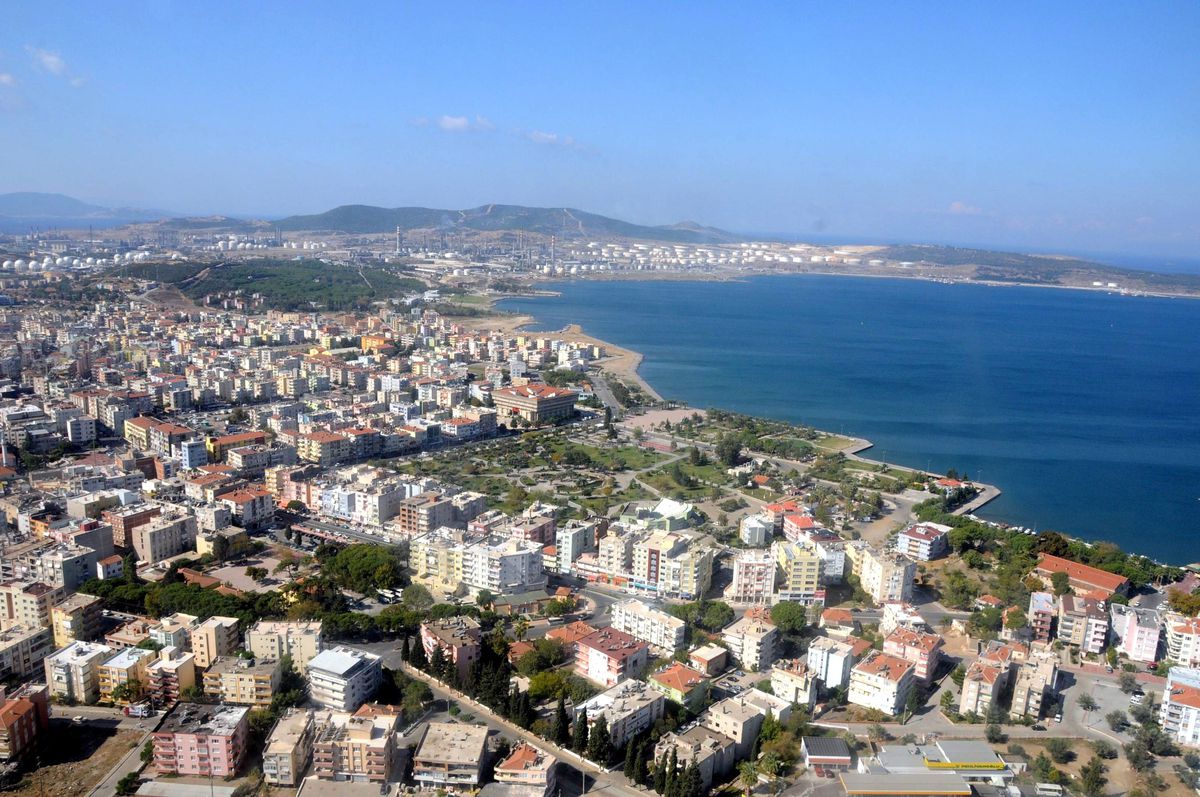 Aliağa\'da Bayrama Hazır