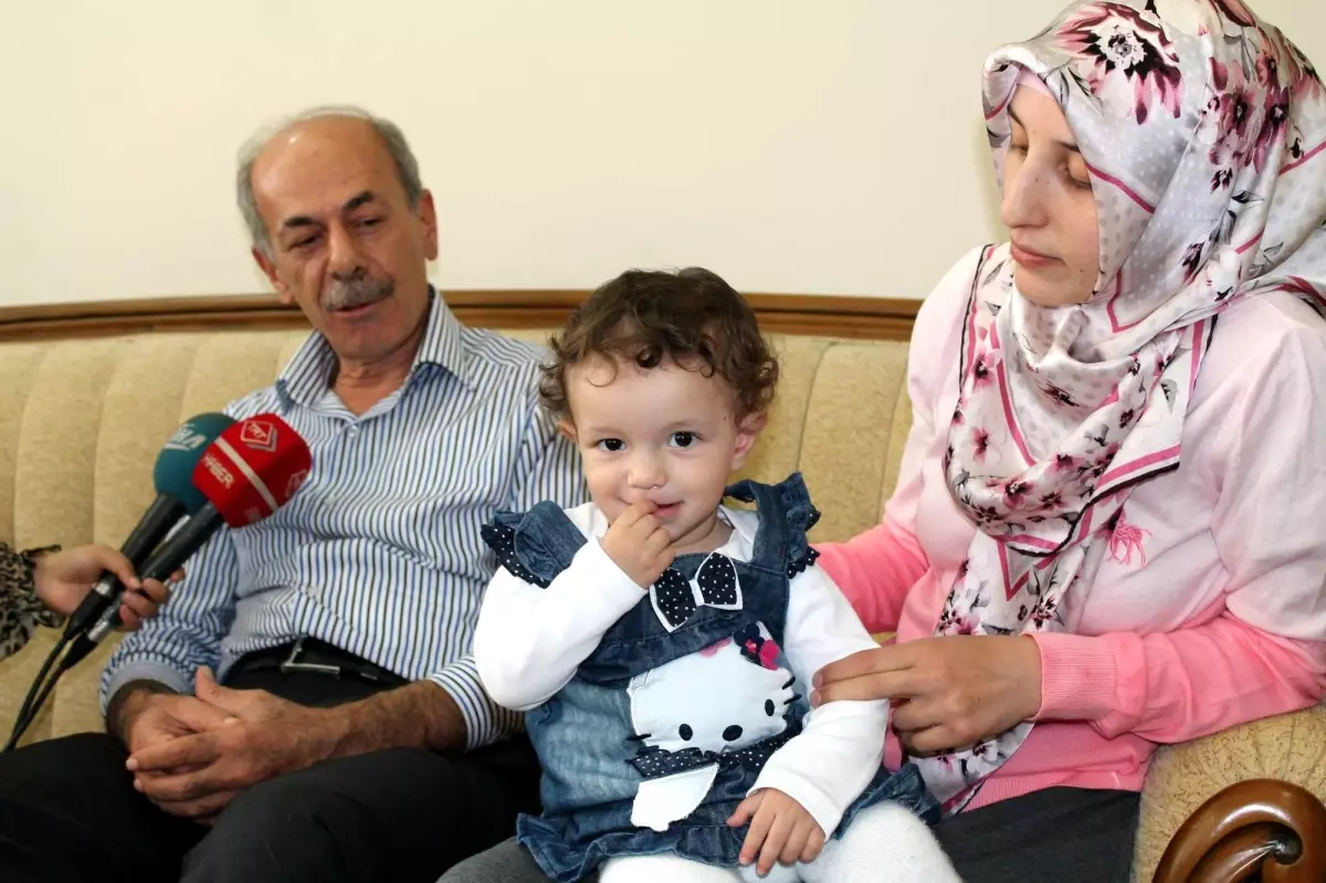 Azra Bebek 'Ayağa Kalktı'