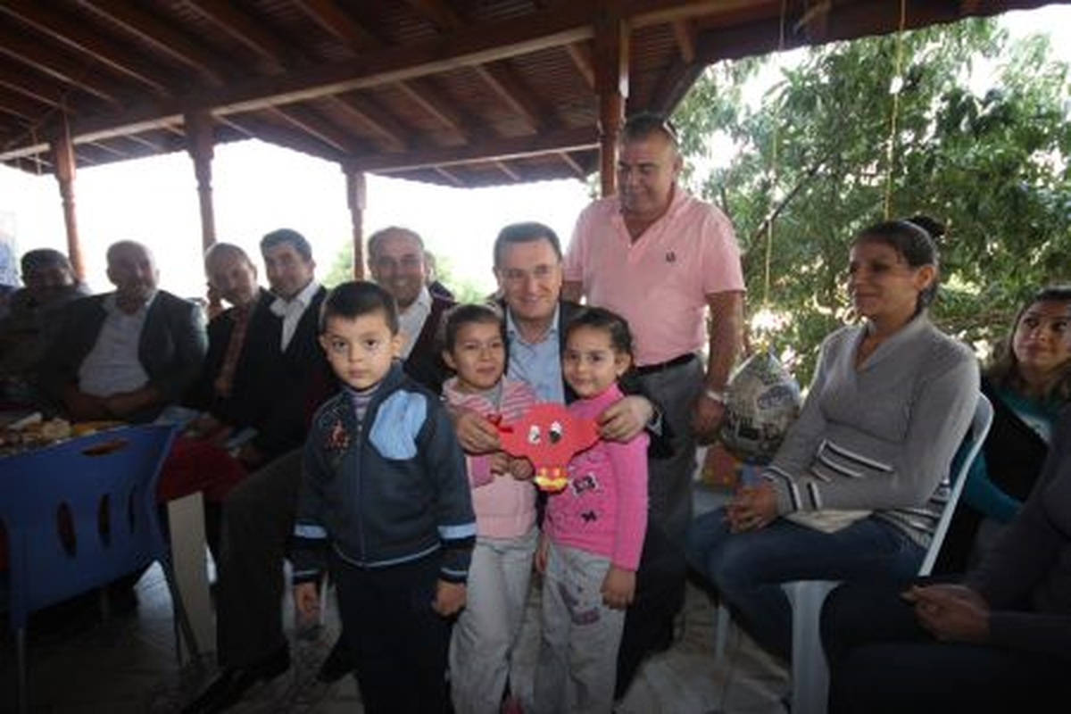 Başkan Savaş Mahalle Sakinlerini Ziyaret Etti