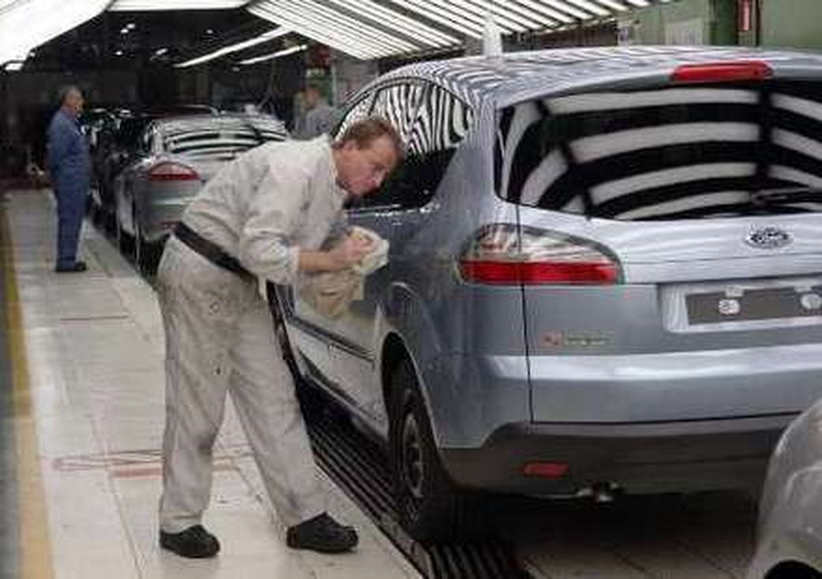 Belçika\'da Ford\'un Genk Fabrikası\'nı Kapatmasından Endişe Ediliyor
