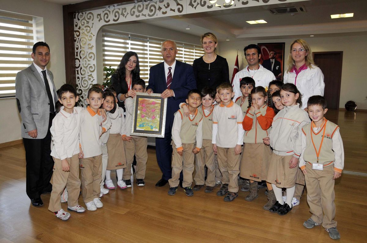 Birinci Sınıf Öğrencileri Başkan Yaşar\'ı Ziyaret Etti