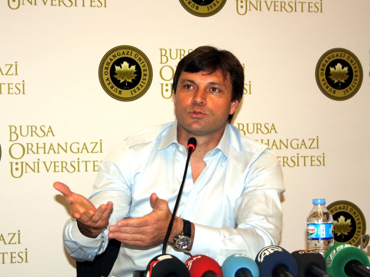Bursaspor Teknik Direktörü: "Ozan\'ın Dönüşü Mümkün Değil