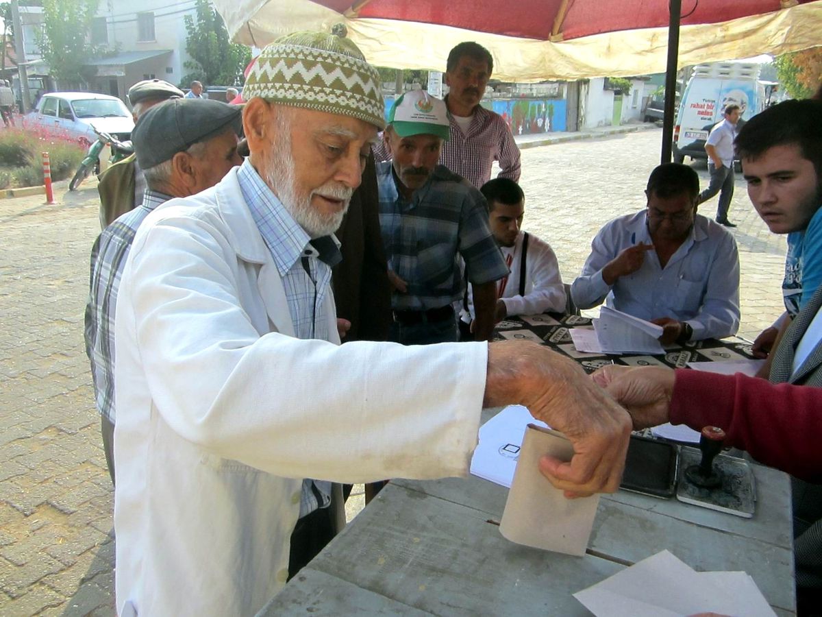 CHP Kasabada Referandum Yaptı