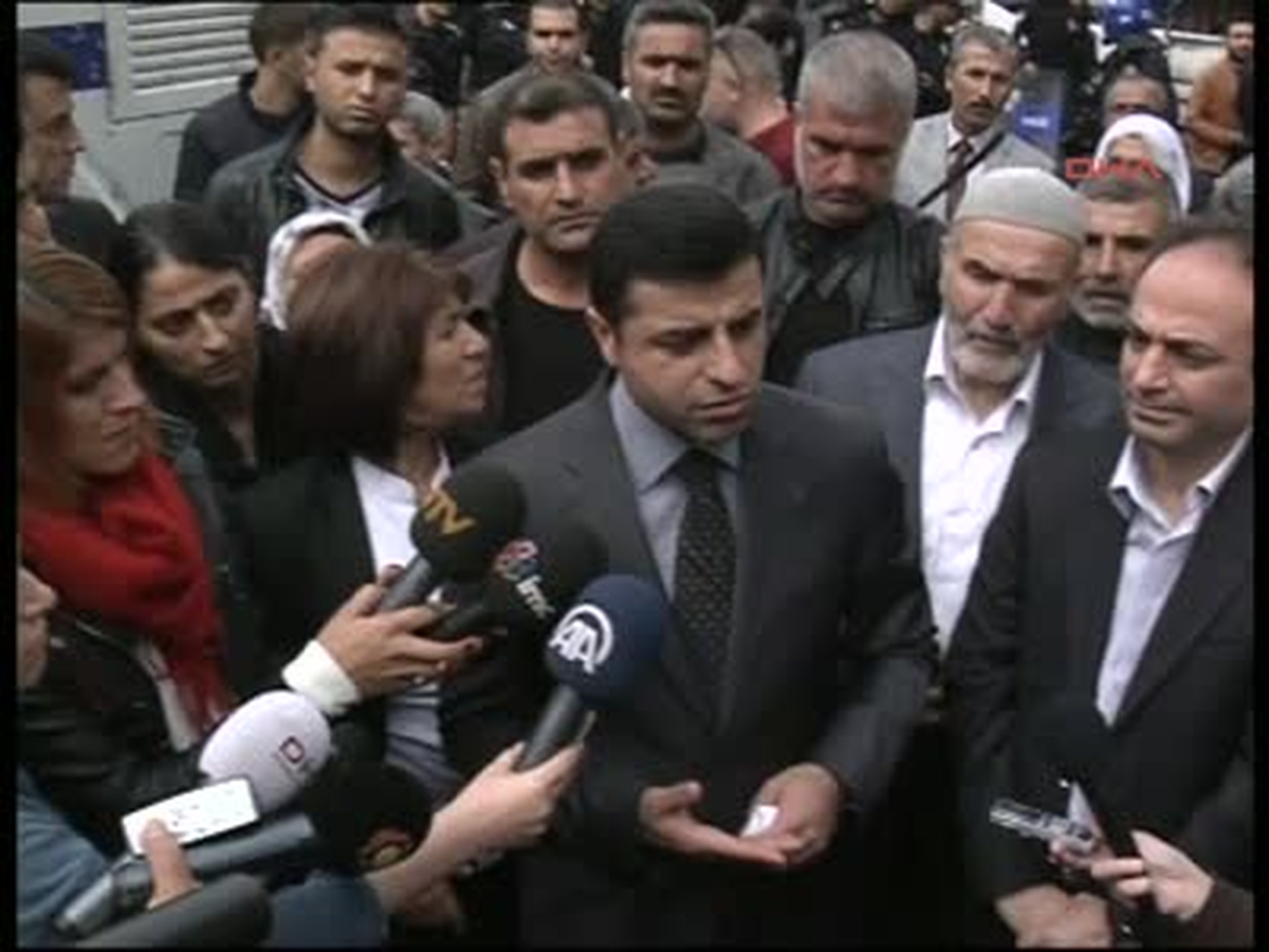 Demirtaş\'tan Hasip Kaplan\'a Sert Uyarı