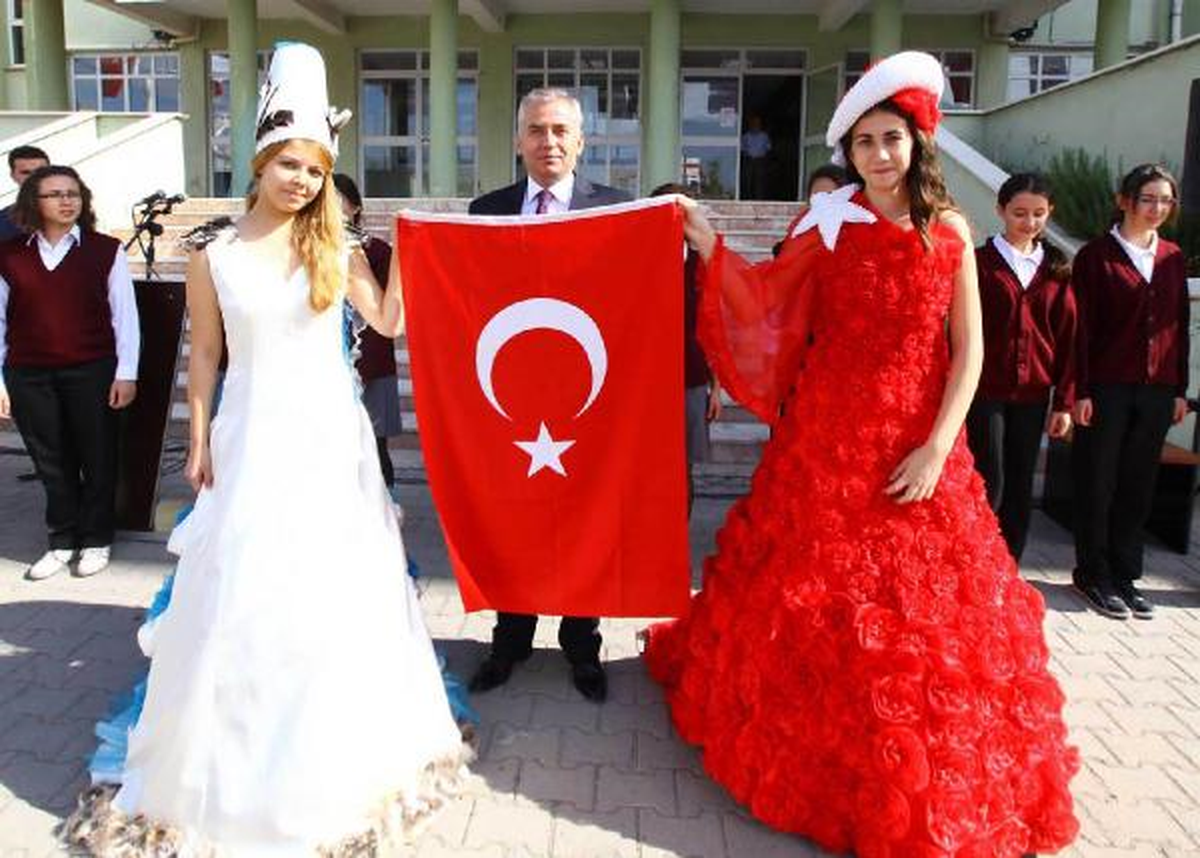 Denizli\'de Bayrak Krizi