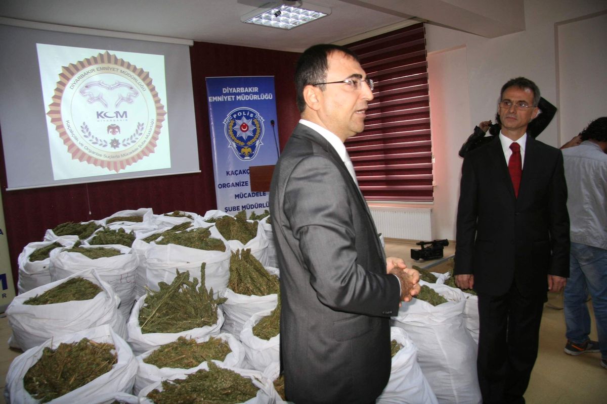 Diyarbakır\'da Uyuşturucu Operasyonları