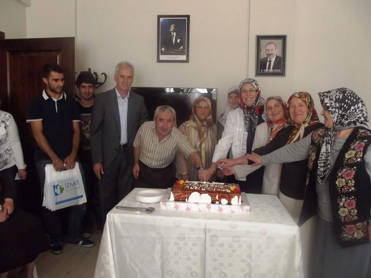 Emekli Evlerinde Doğum Günü Heyecanı