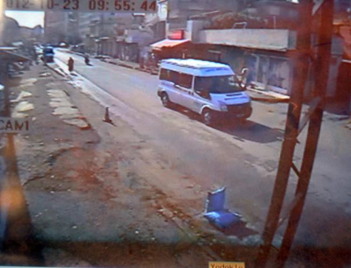 Hasta Taşıyan Minibüsün Fırına Daldığı Kaza Anı Kamerada