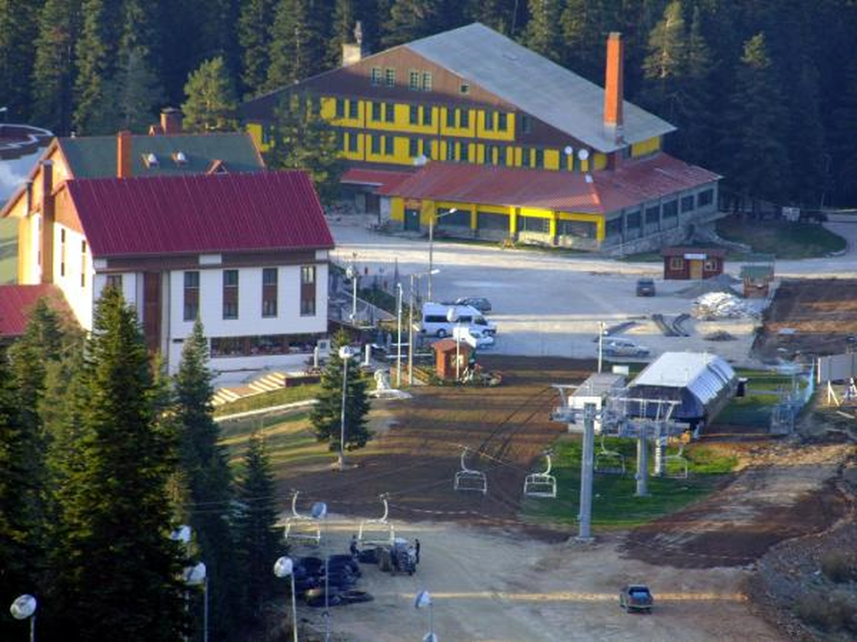 Ilgaz Dağı Kayak Merkezi\'nde Kış Hazırlığı