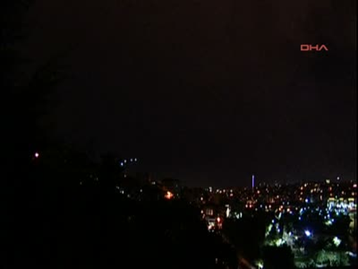 İstanbul\'da "Şimşek Fırtınası"