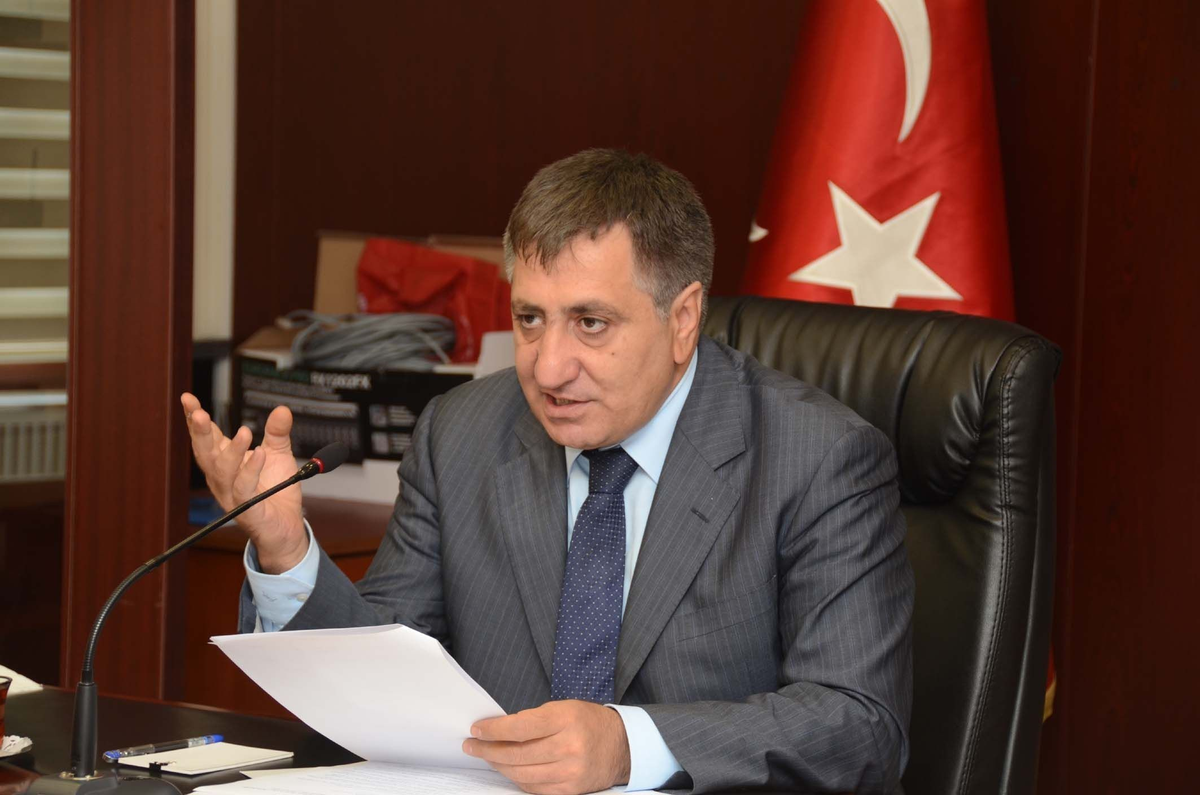 Karabük Valisi Küçük Açıklaması