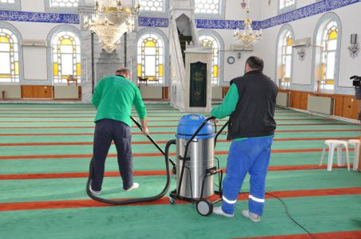 Kartepe\'de Camiler Bayrama Hazır