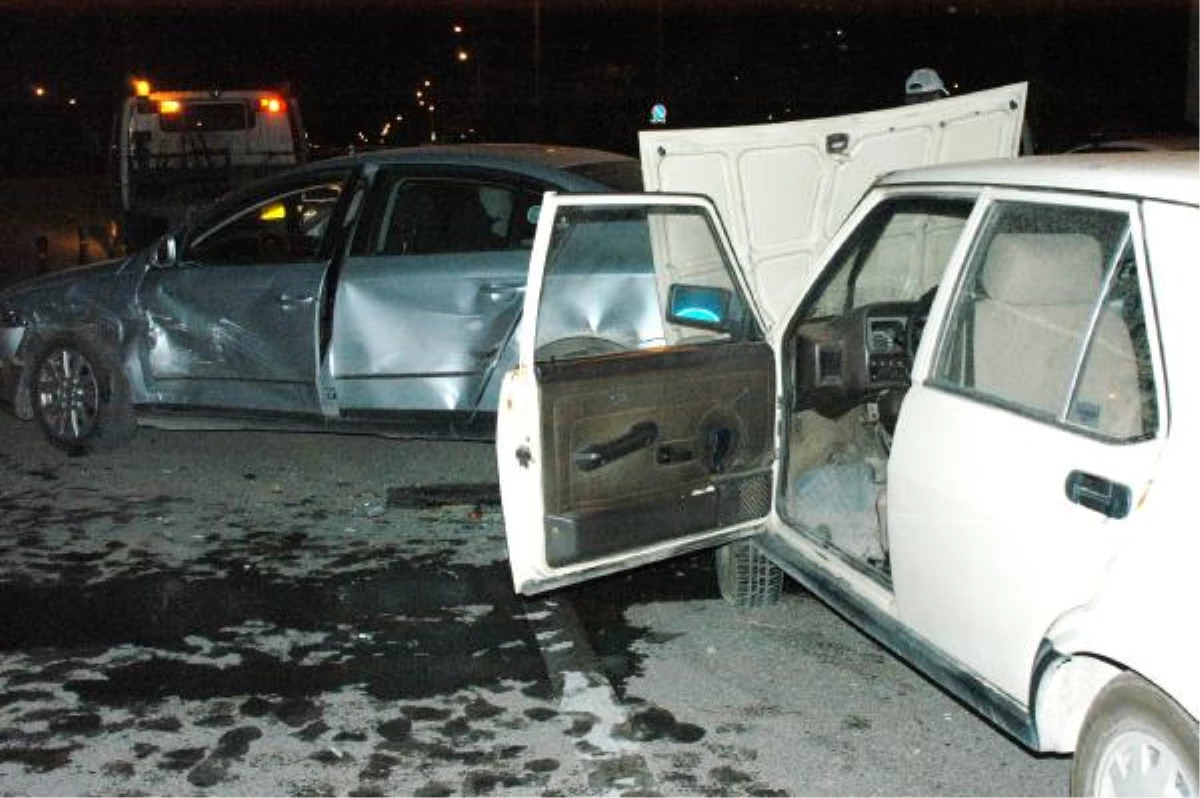 Kırmızı Işıkta Geçen Alkollü Sürücü Kazaya Yol Açtı: 4 Yaralı