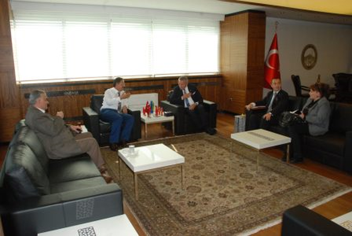 Macaristan ile İlişkiler Gelişiyor