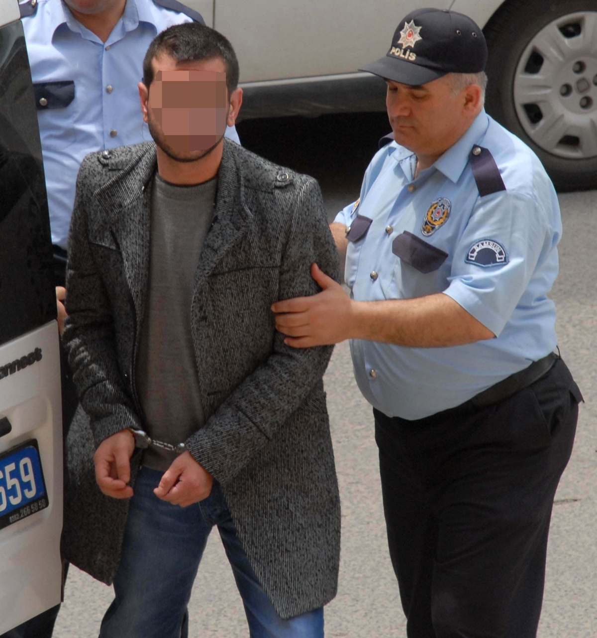Polise Direnme İddiasına 2 Tutuklama