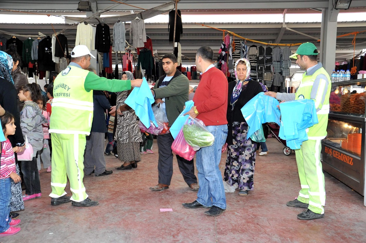 Şahinbey Belediyesi 180 Bin Adet Kurban Atık Poşeti Dağıttı
